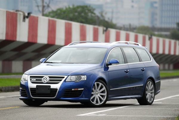 2009 volkswagen passat variant r36