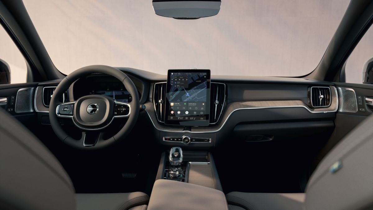 2026 Volvo XC60 Plus B5 AWD