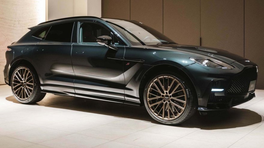 2026 Aston Martin DBX