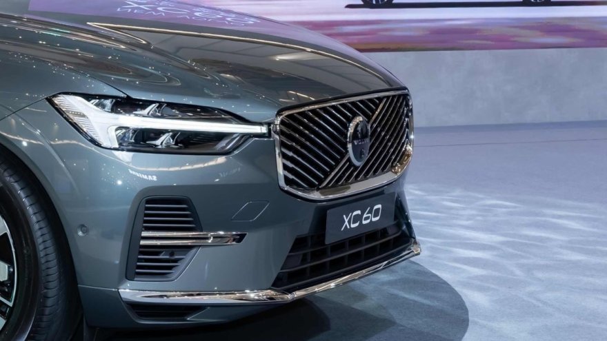 2026 Volvo XC60 Ultra T8 AWD Plug in Hybrid