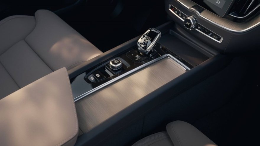 2026 Volvo XC60 Ultra T8 AWD Plug in Hybrid