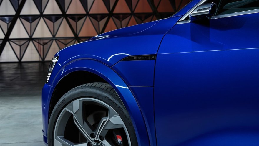 2024 Audi Q8 Sportback e-tron SQ8