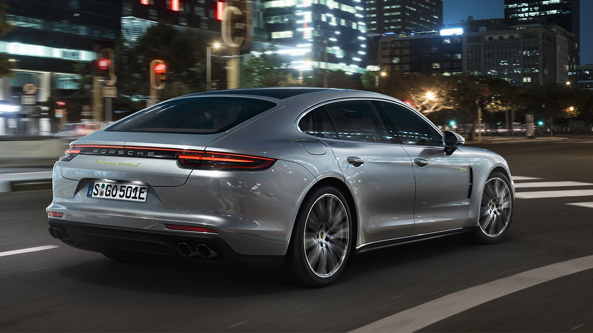 2020 Porsche Panamera Turbo S  E-Hybrid Executive