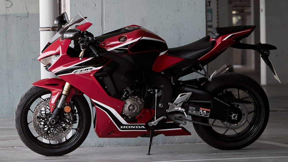 Honda_CBR1000RR_ Fireblade