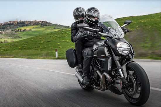 Ducati_Diavel_Strada