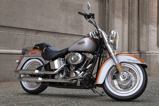 Harley-Davidson_Softail_Deluxe