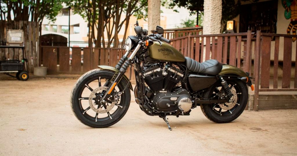 Harley-Davidson_Sportster_883 Iron