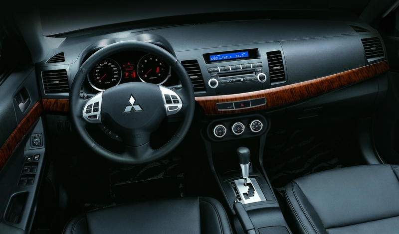 Mitsubishi_Lancer Fortis_1.8雅致型