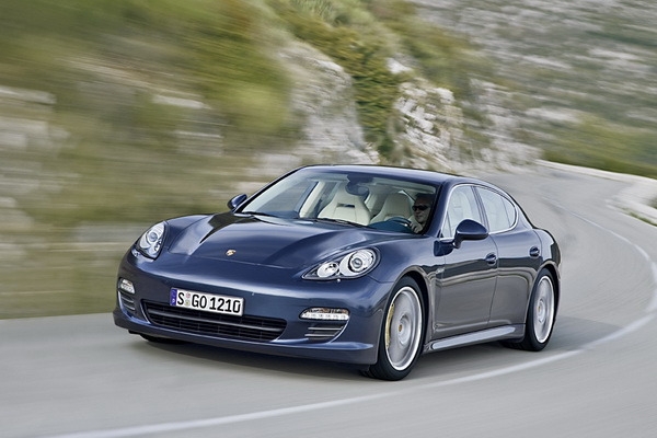 Porsche_Panamera_4S