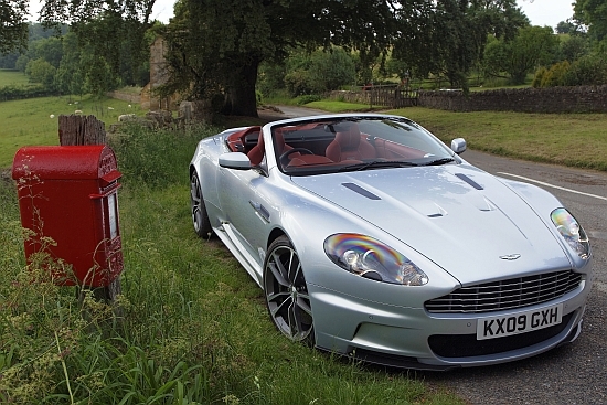 Aston Martin_DBS_Volante