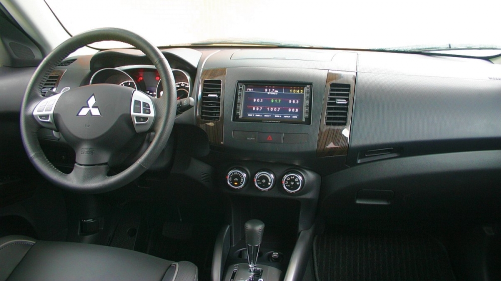 Mitsubishi_Outlander_2.4 2WD豪華型