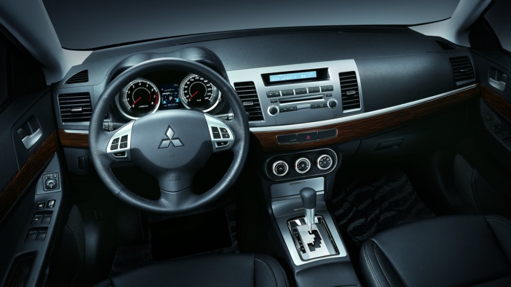 Mitsubishi_Lancer_Fortis 1.8豪華型