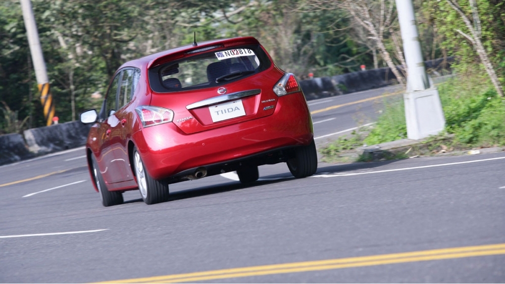 Nissan_Tiida 5D_Turbo豪華版