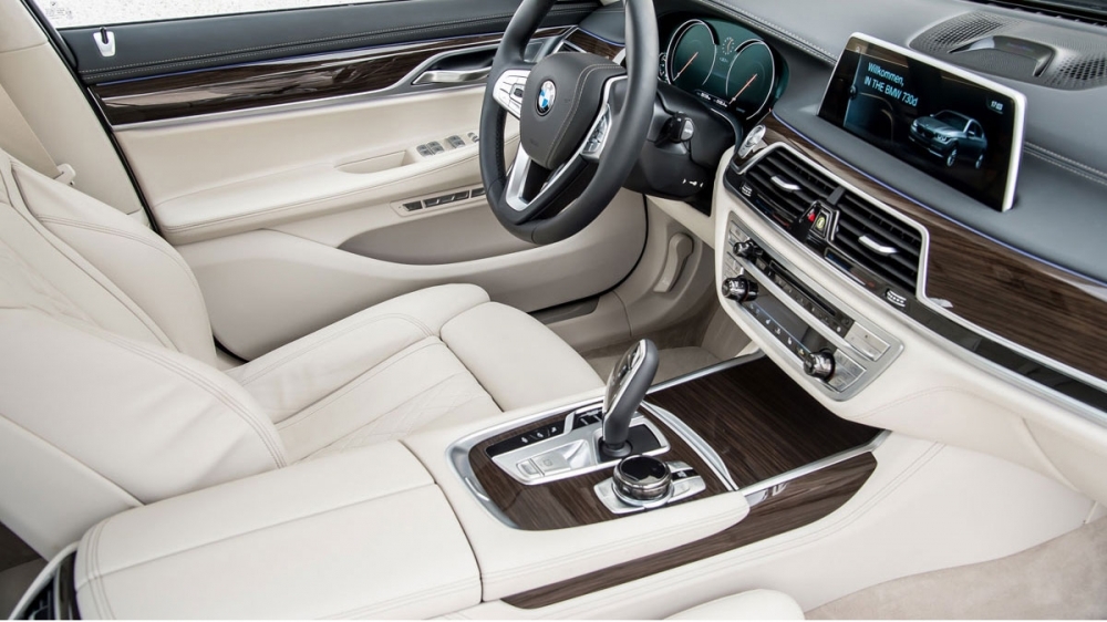 BMW_7-Series_730d後座尊榮版