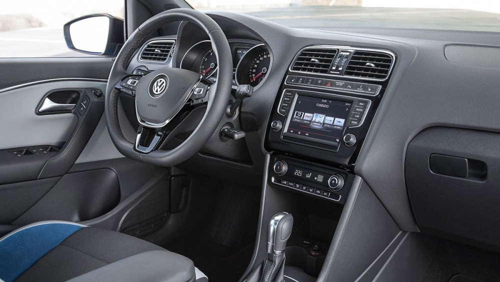 Volkswagen_Polo_1.6 HL