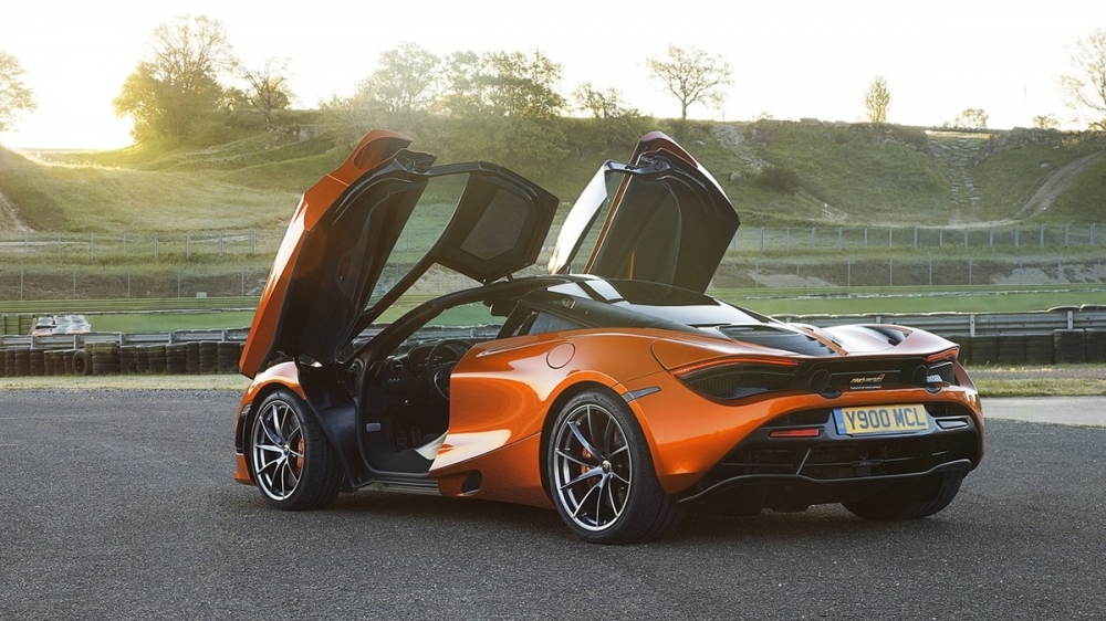 2021 McLaren 720 S V8