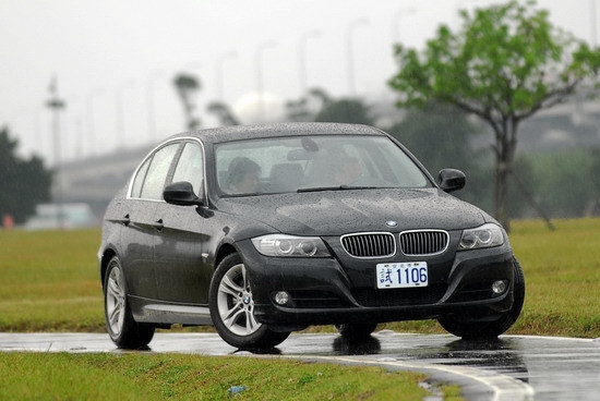 2009 BMW 3-Series Sedan 320i