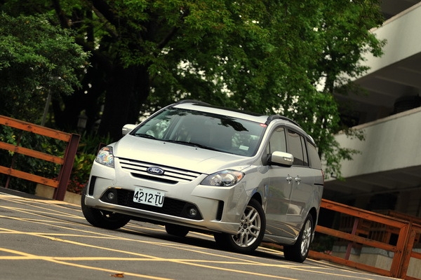 2009 Ford i-Max Ghia-Ltd六人座