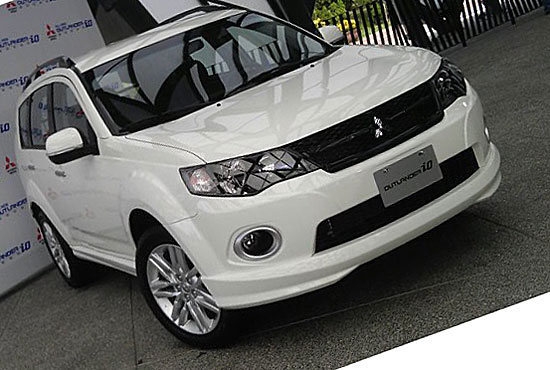 2013 Mitsubishi Outlander iO 2WD