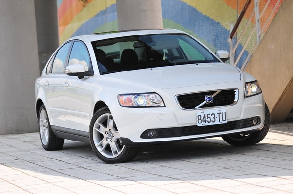 2009 Volvo S40 2