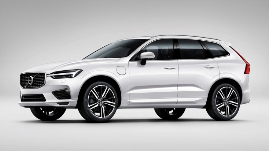 2021 Volvo XC60 B4 Momentum Plus