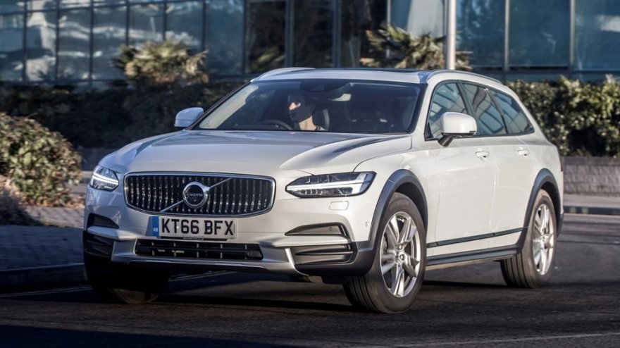 2018 Volvo V90 Cross Country