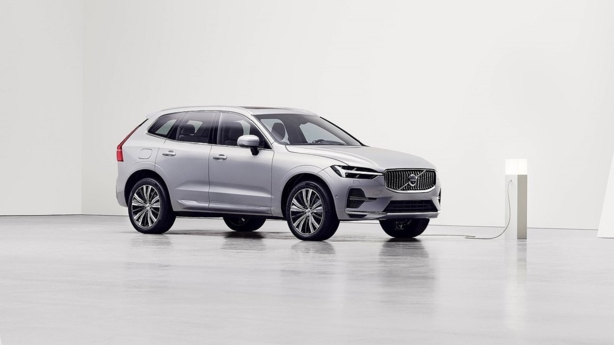 2023 Volvo XC60 Plus Recharge T8