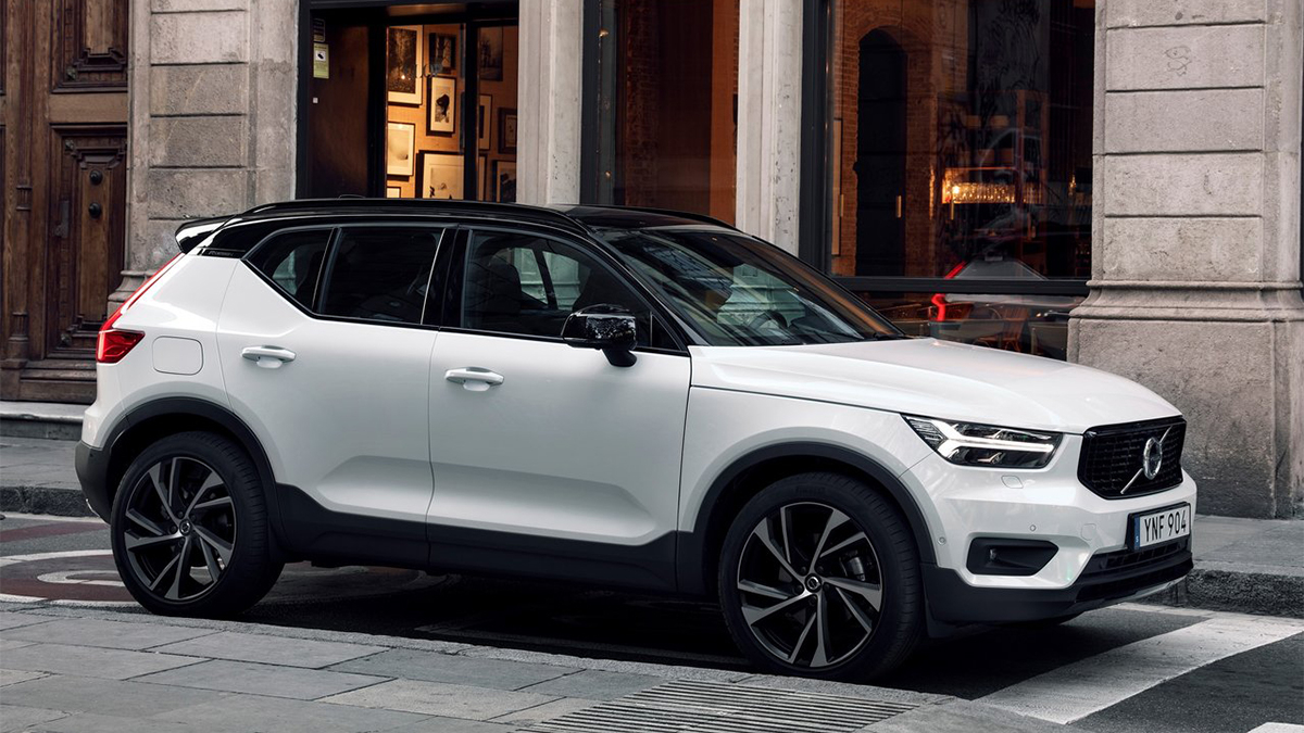 2021 Volvo XC40 B5 R-Design