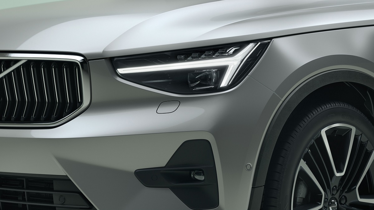 2023 Volvo XC40 T2