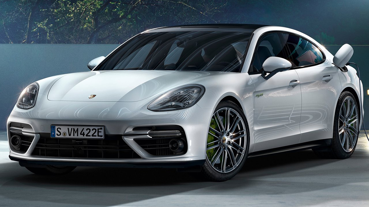 2020 Porsche Panamera Turbo S  E-Hybrid