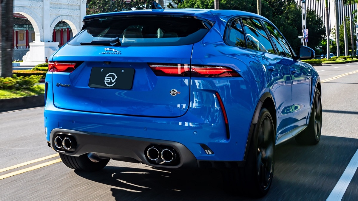 2022 Jaguar F-Pace SVR