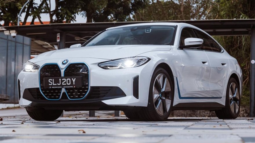 2023 BMW i4