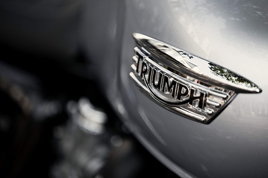 Triumph_Bonneville_標準版