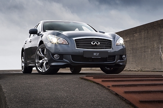 Infiniti_M_37