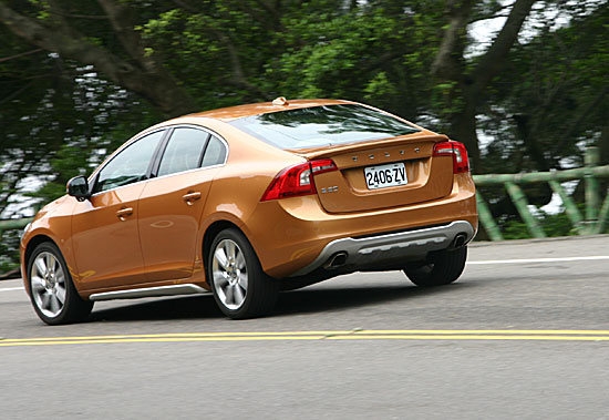 Volvo_S60_D4 豪華版