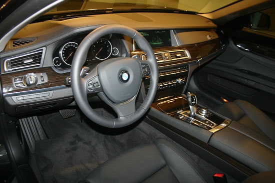 BMW_7-Series_750Li