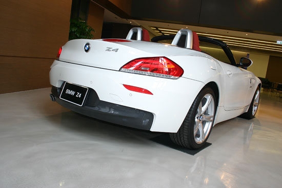 BMW_Z4_sDrive28i M Sport Package