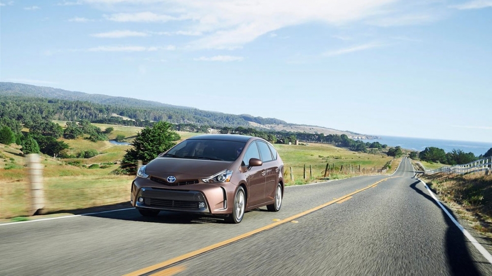 2021 Toyota Prius Alpha 1.8