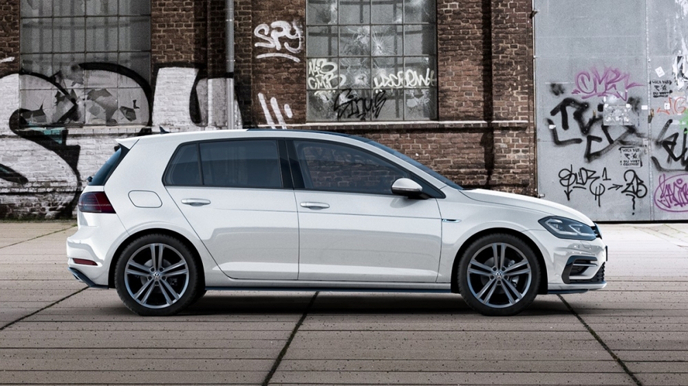 Volkswagen_Golf_230 TSI R-Line