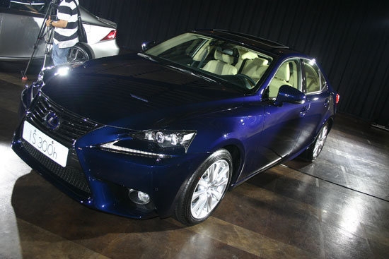 2013 Lexus IS 300h頂級版