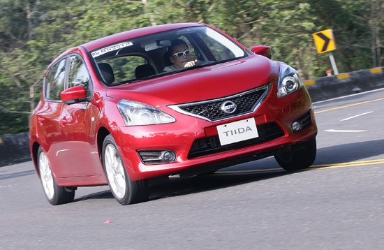 2013 Nissan Tiida 5D 1.6 Turbo SL規