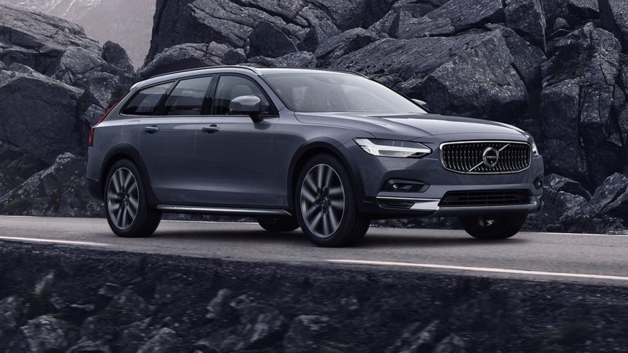 2021 Volvo V90 Cross Country B5 Momentum