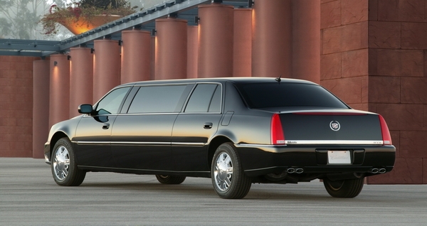 Cadillac_DTS_Limo