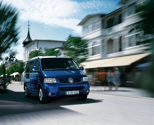 Volkswagen_T5_California 2.5 TDI 4Motion