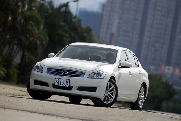 Infiniti_G Sedan_37