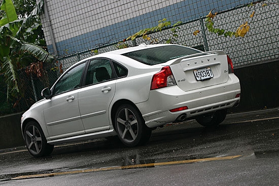 Volvo_S40_D4 R-Design