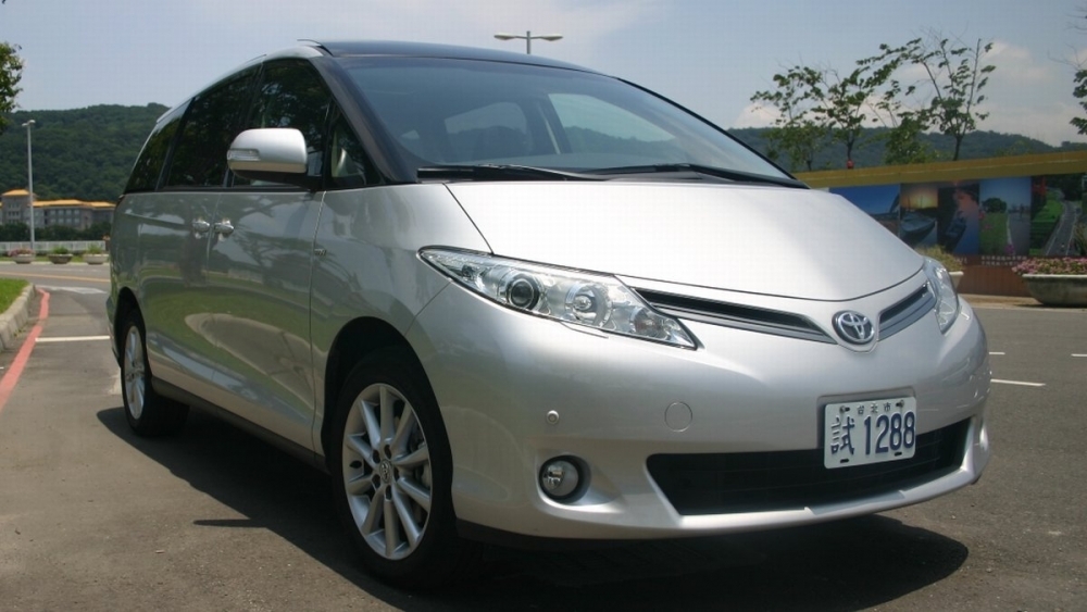 Toyota_Previa_2.4