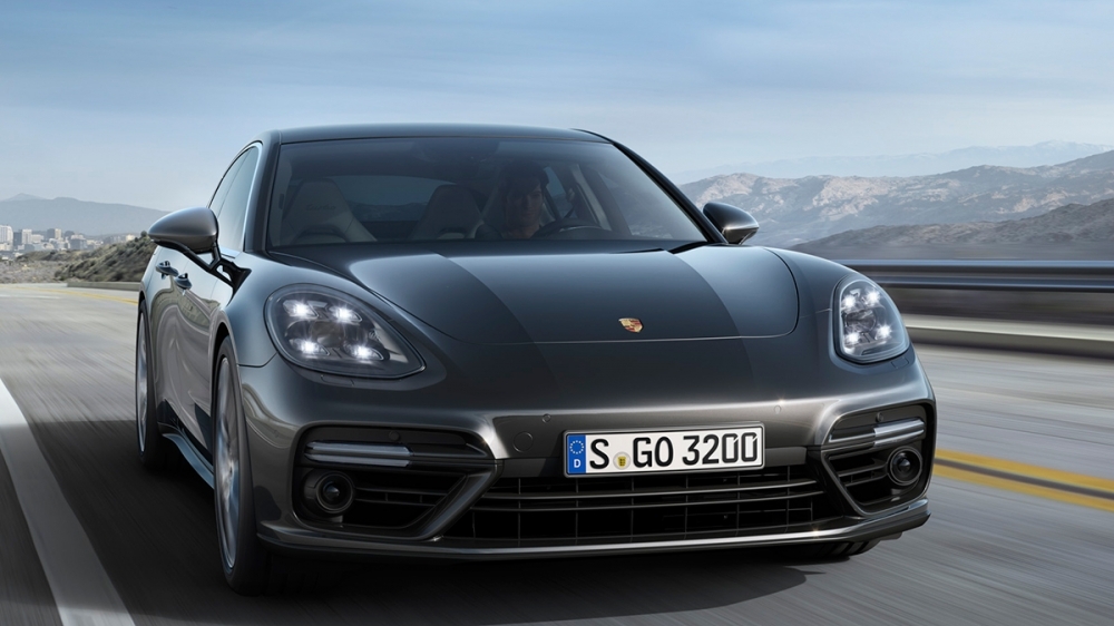 Porsche_Panamera_Turbo