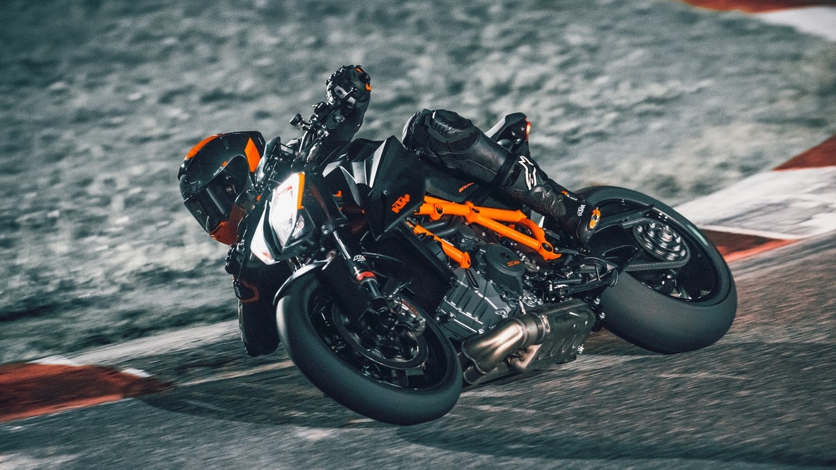 2021 KTM Duke 1290 Super R