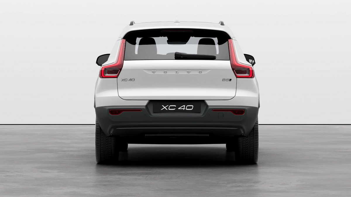 2023 Volvo XC40 B5